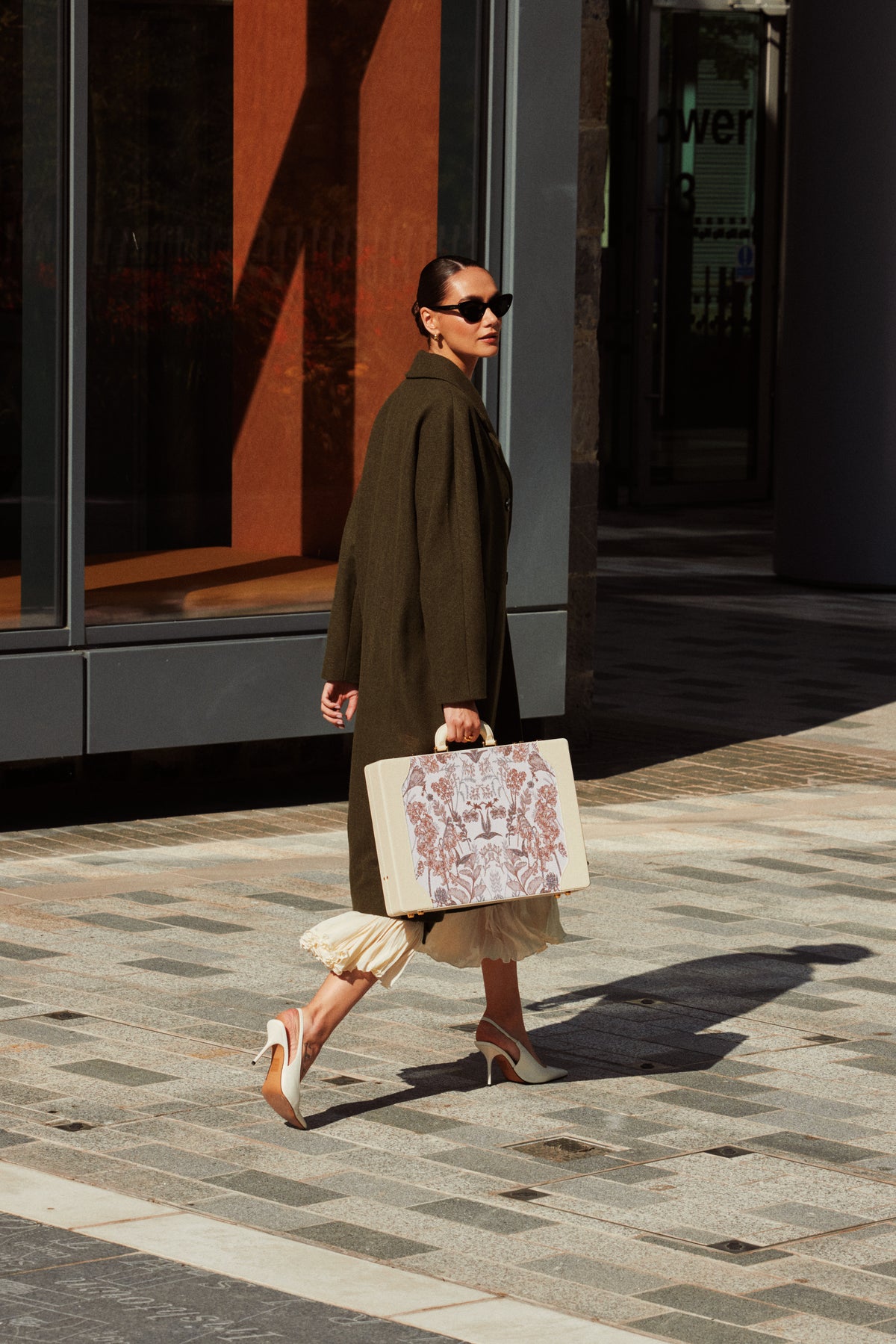 The Heritage Briefcase – Latte