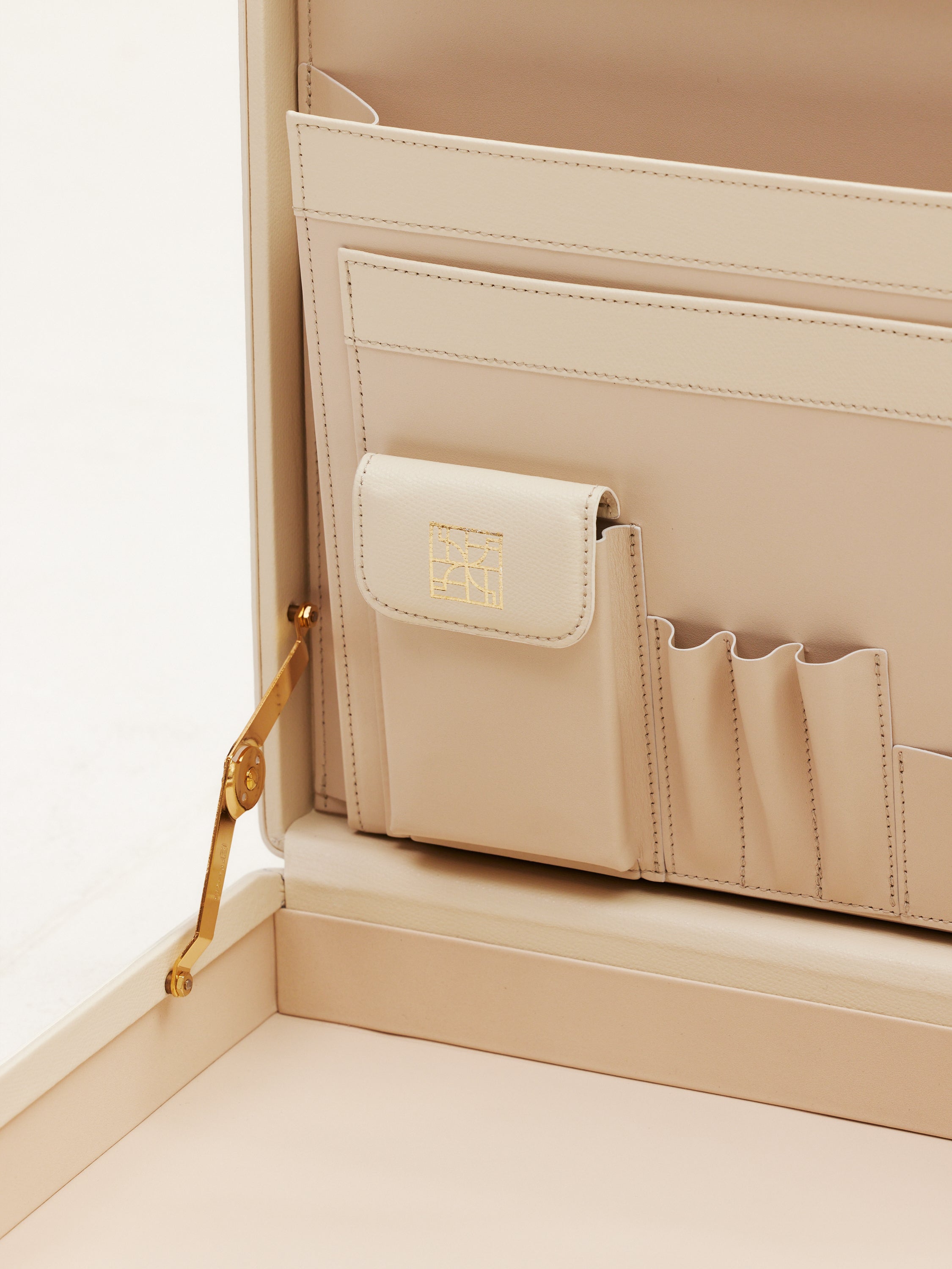 The Heritage Briefcase – Latte